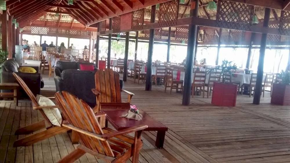Las Palmas Beach Hotel Dixon Cove Екстериор снимка